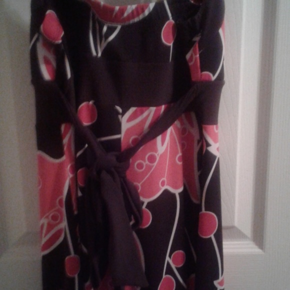 Dress - Picture 2 of 4